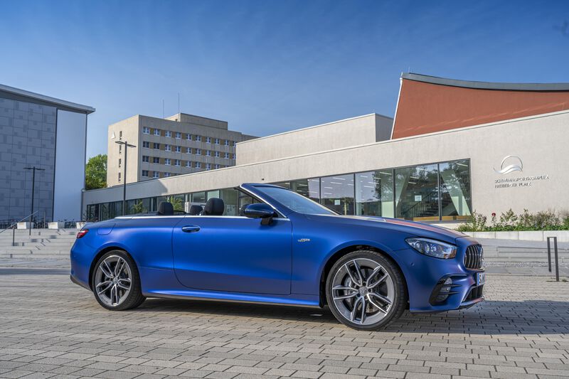 Picture 1 - Mercedes-AMG E 53 4MATIC+ Cabriolet, designo brilliant blue magno